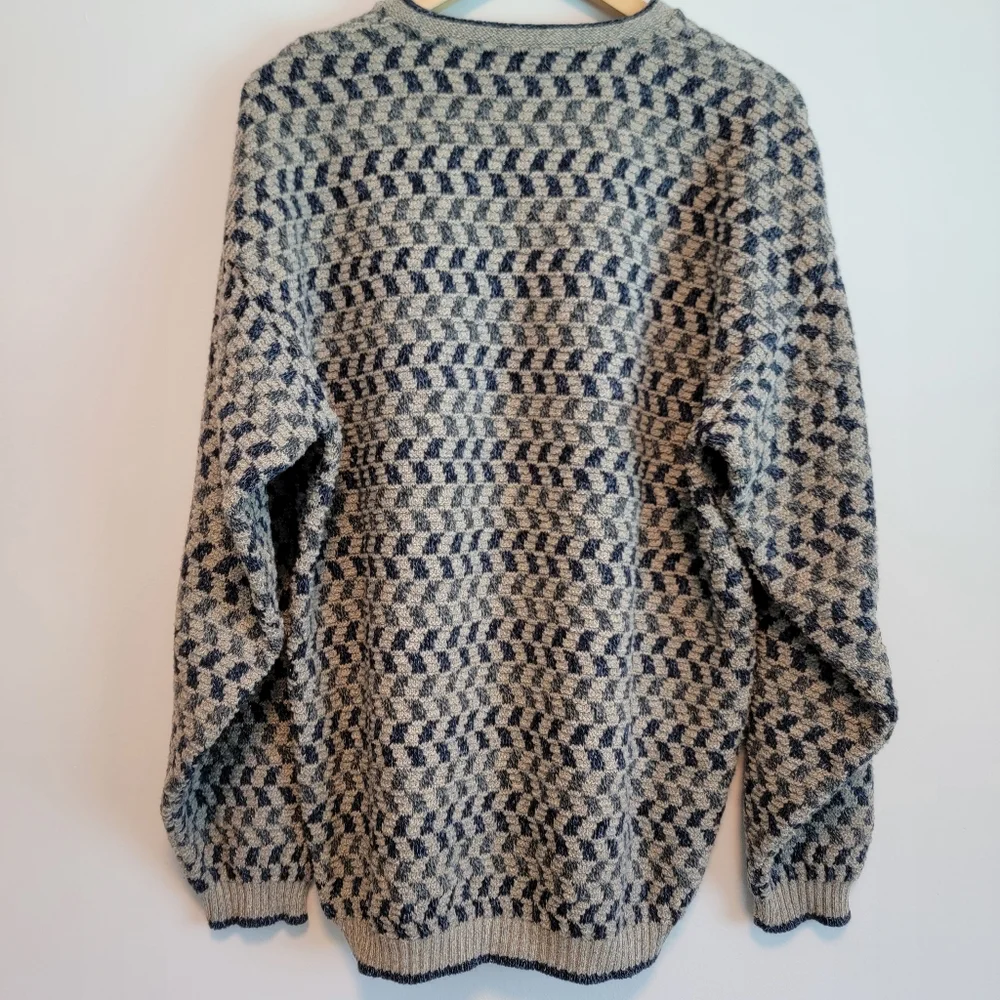 VTG Bill Blass Knitted Soft Sweater Mens Sz LT Grandpacore V-Neck Fisherman EUC